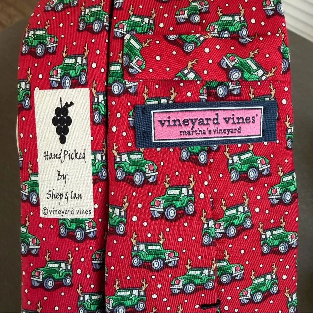 Vineyard Vines Christmas Holiday Patterned Red Silk Neck Tie